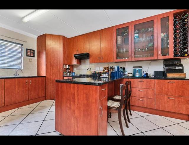 2 BEDROOM APARTMENT FOR SALE IN PAULSHOF